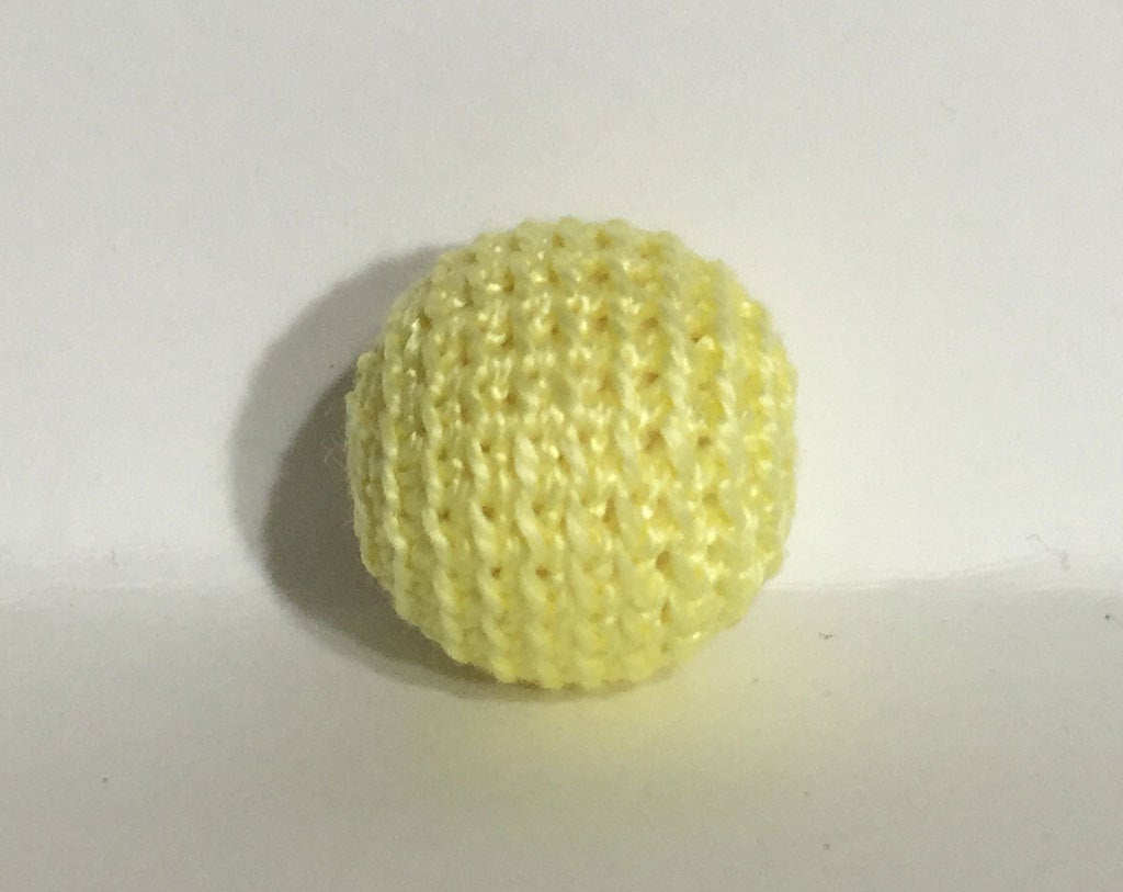 0.78" / 20 mm Crochet Wood Bead in Butter (1114)