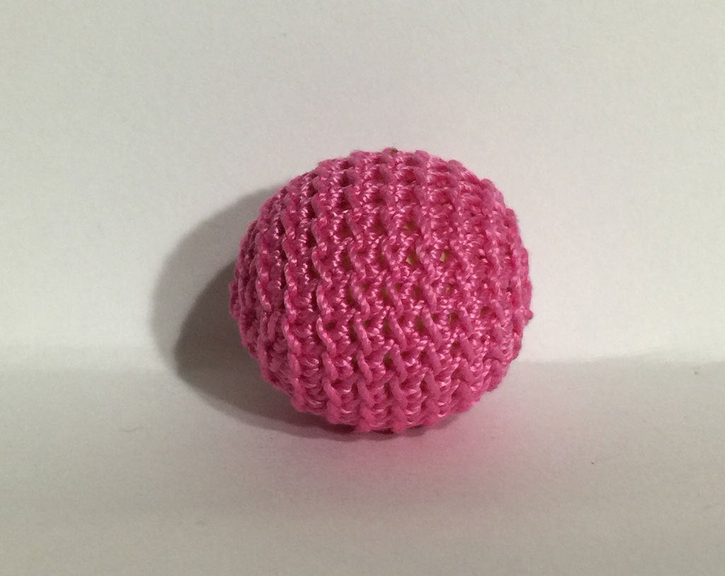 0.78" / 20 mm Crochet Wood Bead in Pink (31/3416)