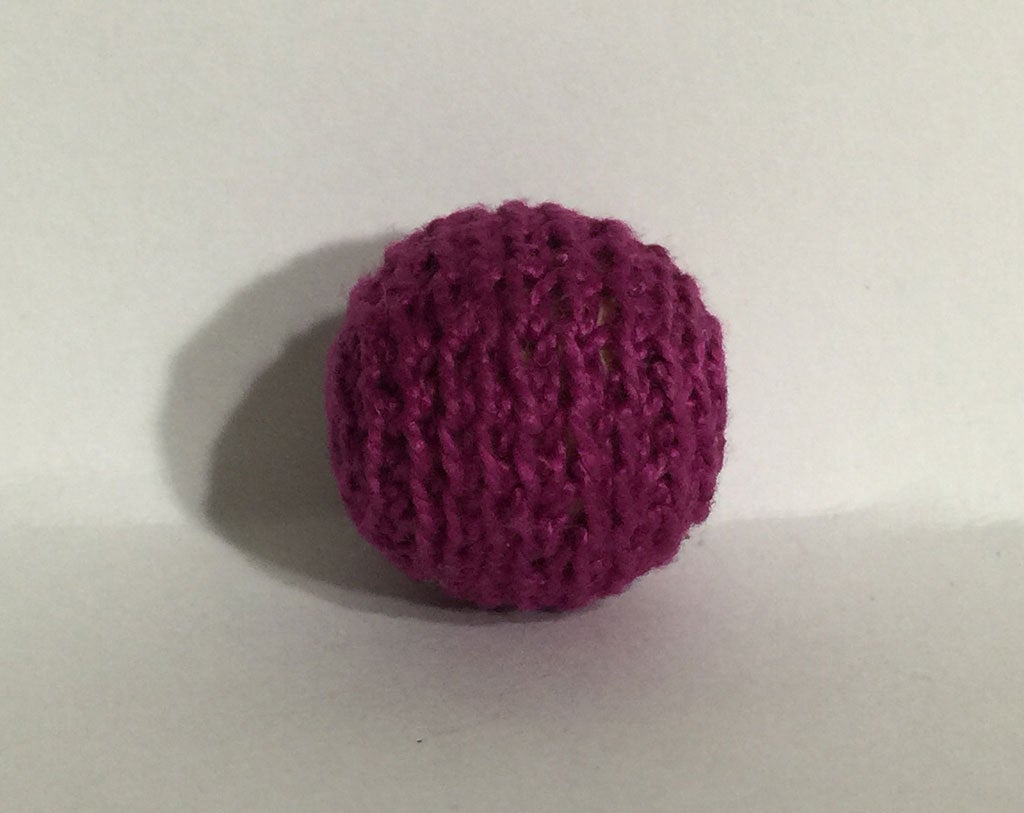 0.78" / 20 mm Crochet Wood Bead in Merlot (4122)