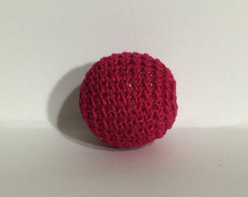 1.06" / 27 mm Crochet Wood Bead in Magenta (10)