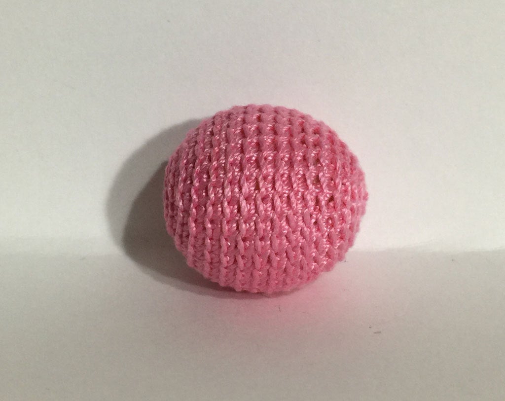 0.78" / 20 mm Crochet Wood Bead in Md Pink (23)