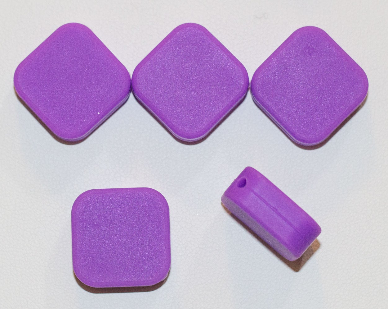 SALE - 1-5 Tile Silicone Beads in Grape - Square with Rounded Edges - 20 mm x 20 mm x 8 mm