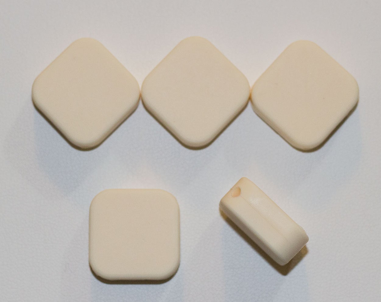 SALE - 1-5 Tile Silicone Beads in Ivory - Square with Rounded Edges - 20 mm x 20 mm x 8 mm