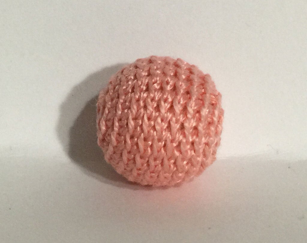 0.78" / 20 mm Crochet Wood Bead in Lt Pink/Peach (7008)