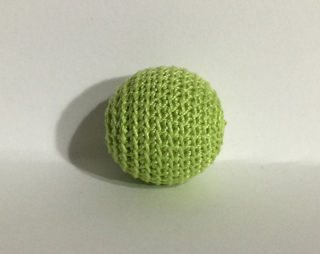 0.78" / 20 mm Crochet Wood Bead in Lt Green (17)