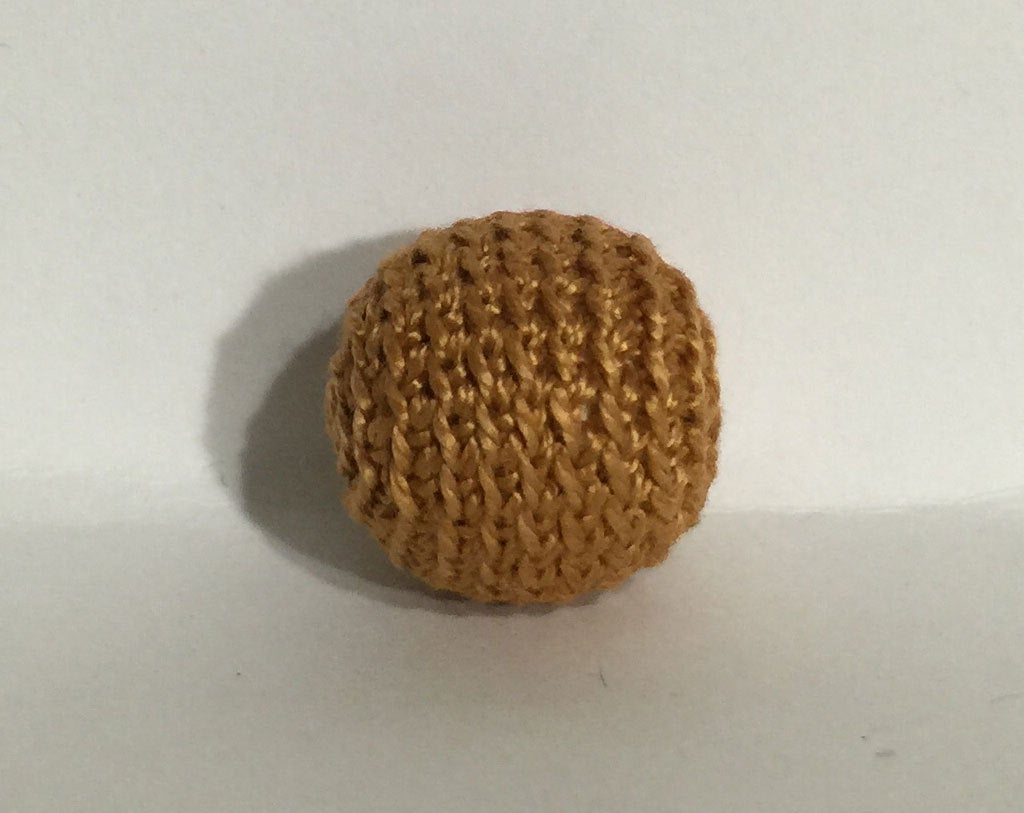 0.78" / 20 mm Crochet Wood Bead in Gold (9320)