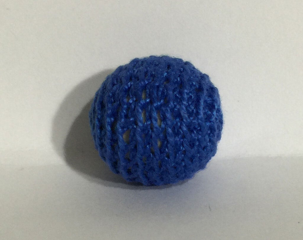 0.78" / 20 mm Crochet Wood Bead in Periwinkle (7132)